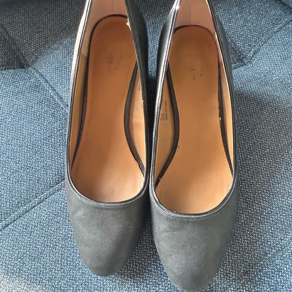Bass Classic Black Wedge Heels